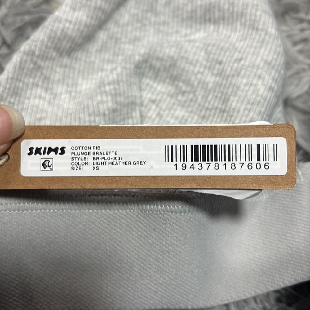 Skims Light Heather Gray bra NWT - Picture 3 of 3